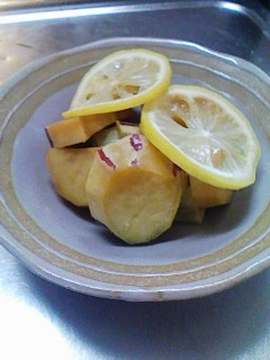 さつまいものレモン煮☆黒砂糖で・・・の写真