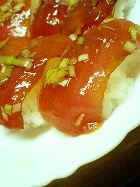 ウマいよ~♪漬マグロのにぎり寿司