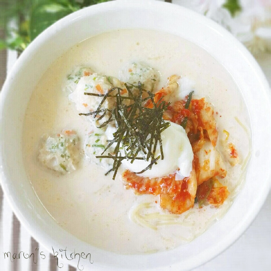 豚骨豆乳スープとキムチの♥紅白ラーメンの画像