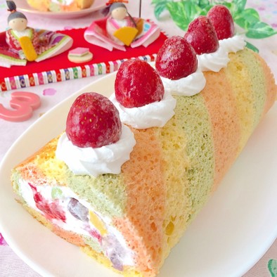 ひな祭り♡三色♡フルーツロールケーキの写真