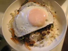 ビビンバ風丼