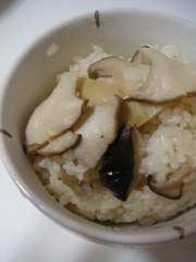 エリンギで誤魔化し松茸ご飯の写真