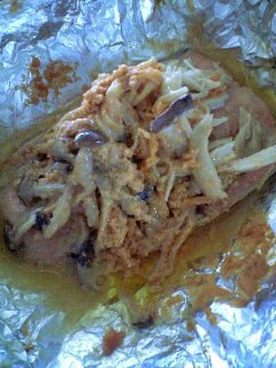 鮭と味噌バターホイルやきonキノコちゃんの写真
