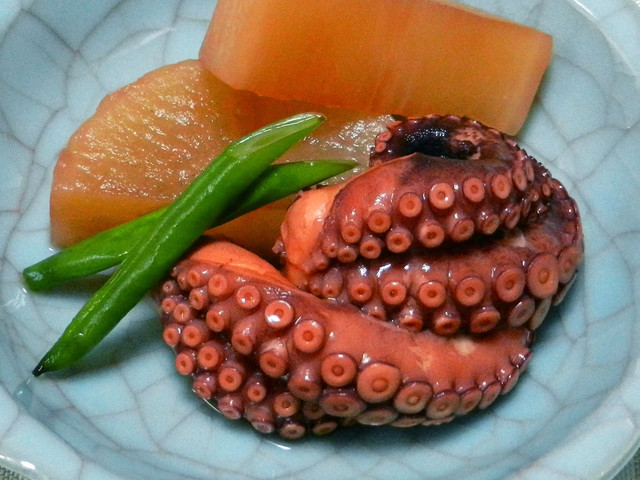 タコと大根の煮物 圧力鍋で簡単柔らか煮 レシピ 作り方 By Kanon 3232 クックパッド