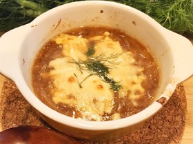 新玉ねぎで オニオングラタンスープ
