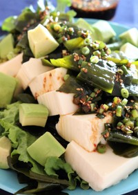★豆腐とわかめの韓国風サラダ。