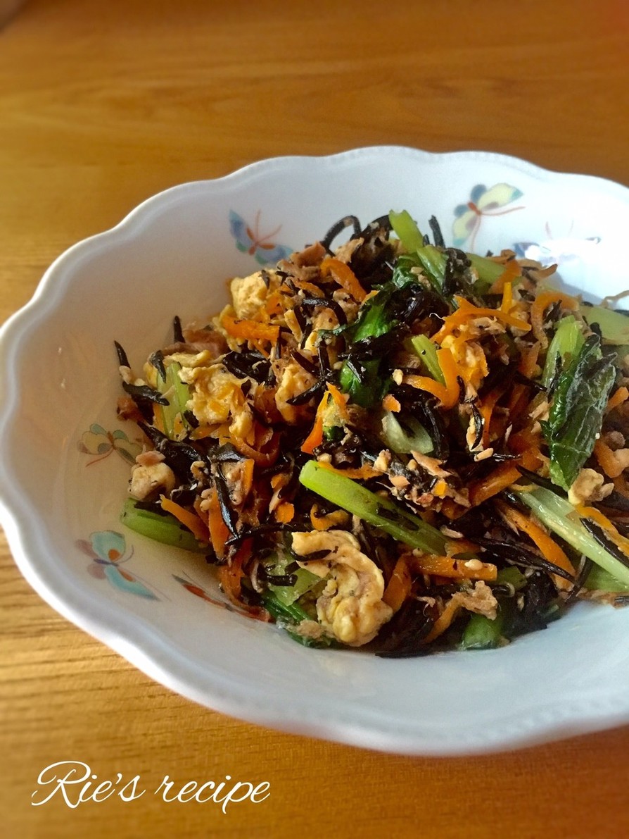 栄養満点♡小松菜とひじきの5色炒め♡の画像