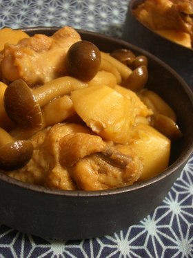 さといもと手羽元の煮物