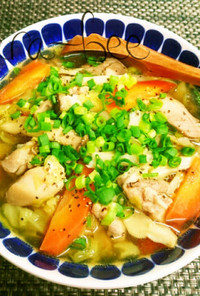 鶏とたっぷり野菜の和風ジンジャースープ