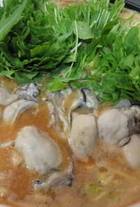 春牡蠣と芹の味噌鍋