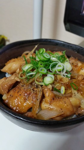 簡単失敗知らず極男飯!鶏ガリペパ照り煮丼