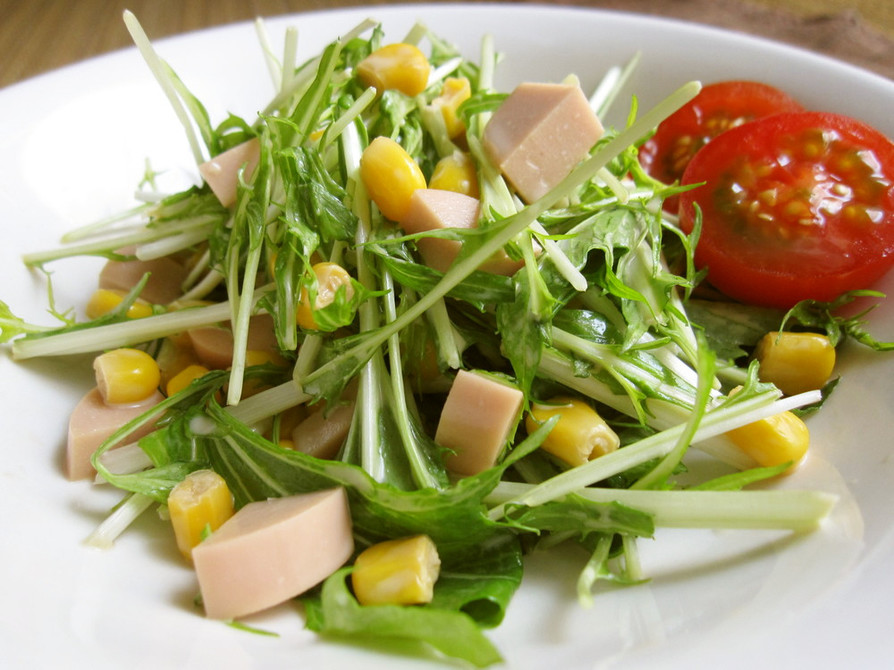 水菜と魚肉ソーセージのマヨポン酢サラダの画像