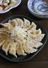 簡単手軽！オイ味噌マヨ風味エノキ餃子。