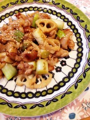 ご飯が進む♡豚バラと蓮根と長葱の甘酢炒めの写真