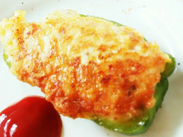 鶏ミンチで簡単ピーマンの肉詰め レシピ 作り方 By Mo Mo クックパッド