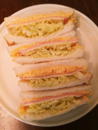 ひし餅柄サンドイッチの写真