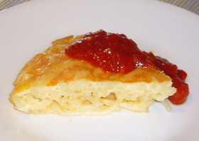 余ったスパゲティでオムレツ