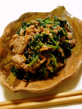 豚肉とほうれん草のゴマ味噌炒め