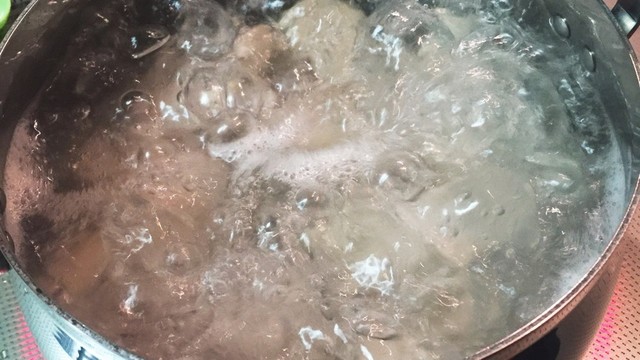 鶏肉の下処理 湯洗い アク取り 不要 レシピ 作り方 By Hash五阡円屋絽地 クックパッド 簡単おいしいみんなのレシピが360万品