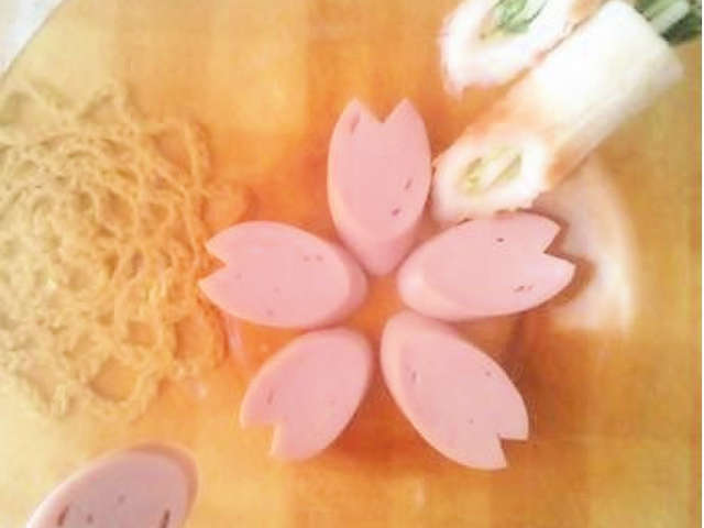 簡単 桜の花びらの飾り切り 春 ピンク色 レシピ 作り方 By みみ母