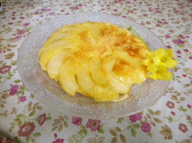 リンゴのフライパンケーキの写真