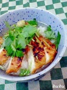 野菜入りさつま揚げの香ばし出し茶漬け