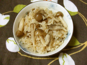 たっぷり(^^)きのこの炊き込みご飯