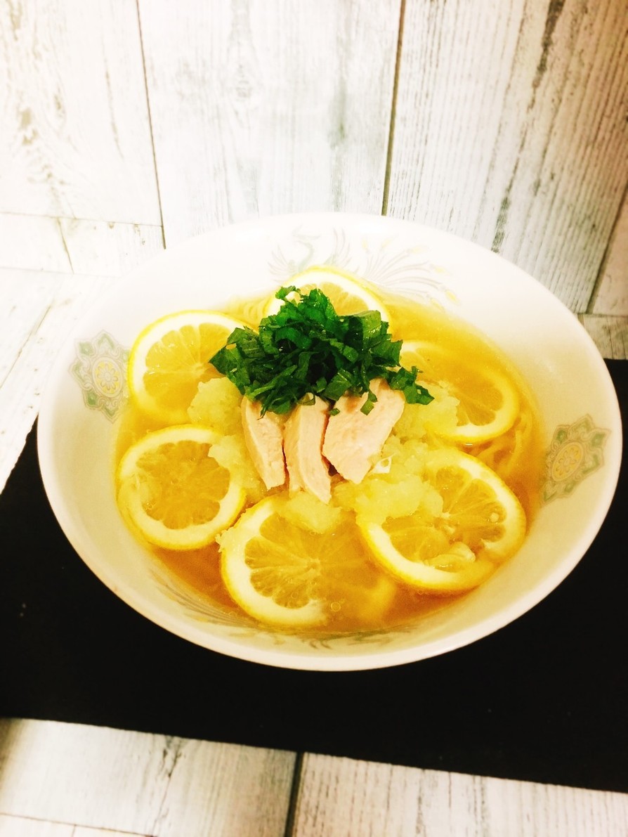 鶏塩レモンミゾレラーメンの画像