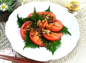 トマトと大葉のサラダ・薔薇仕立て