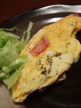 朝食に❤ベーコンバジルチーズオムレツ