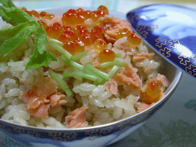 焼き鮭の炊き込みご飯の写真