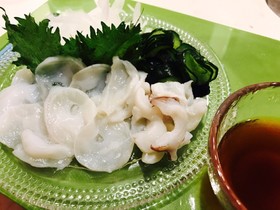 水蛸ポン酢 新玉ねぎと蛇腹切り胡瓜添え