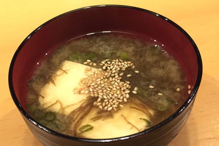 もずく酢入り 酸辣湯風味の味噌汁 レシピ 作り方 By Chunchun クックパッド 簡単おいしいみんなのレシピが353万品
