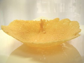 チーズのパリパリお皿