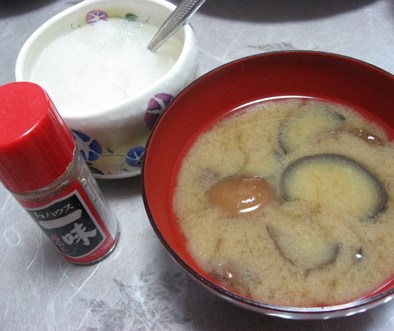 キノコのお味噌汁には大根おろし☆の写真