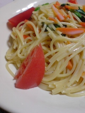 ノンオイル♪ ホウレン草と人参のパスタ