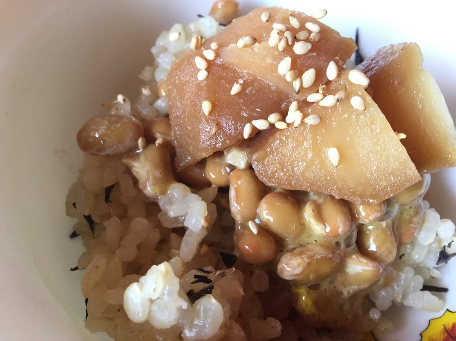 納豆とジャガイモのご飯の画像