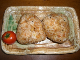 簡単ランチ☆揚げ玉むすび。