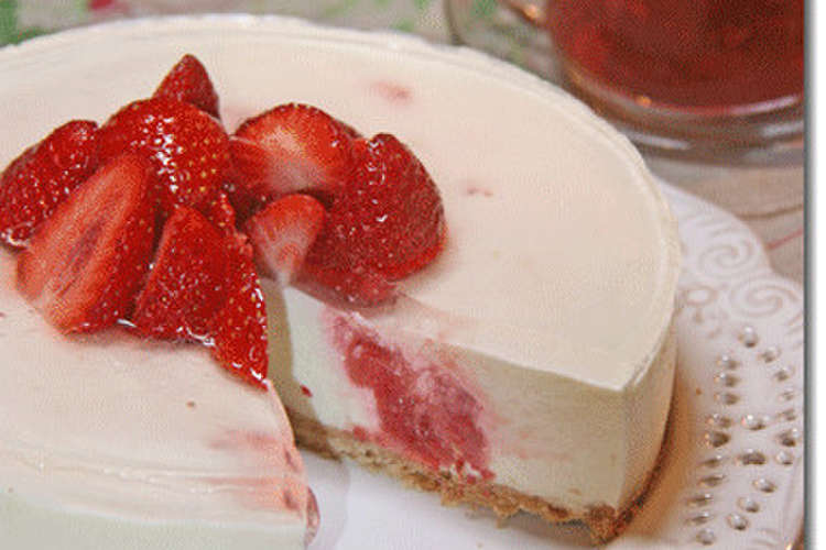 苺のレアチーズケーキ レシピ 作り方 By Gurecoco クックパッド 簡単おいしいみんなのレシピが350万品