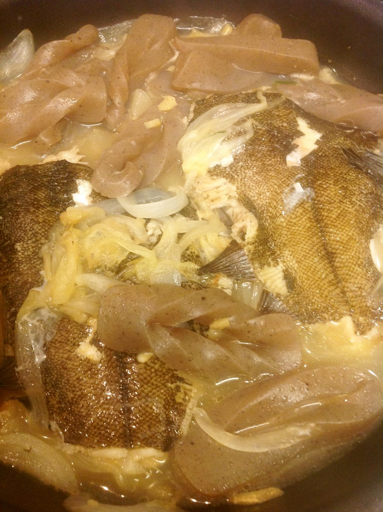 カレイとコンニャクの生姜醤油煮の画像