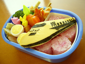 ドクターイエロー☆弁当(キャラ弁)