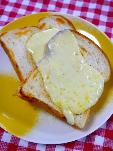 簡単！焼きチーズ☆チーズトーストの写真