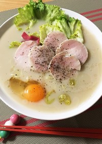 簡単☆鶏ハム＆卵の親子のせ豚骨ラーメン☆