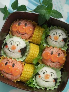 アンパンマンとこむすびマンの行楽キャラ弁