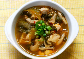鶏ささみとチンゲン菜とニラのピリ辛大葉煮