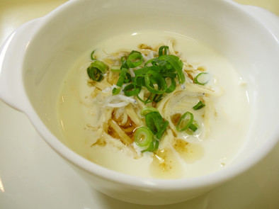 漢方医お勧め薬膳！豆腐干絲の豆乳スープの写真