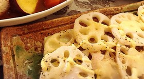 簡単一品☆蓮根にマヨチー&ペッパーかけ