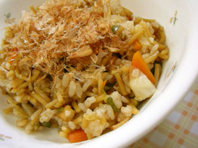 残った焼きそばで☆簡単そばめし♪