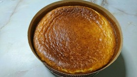 混ぜて焼くだけ簡単ベイクドチーズケーキ