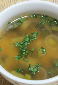 葉ニンニクとジャガイモのスープ